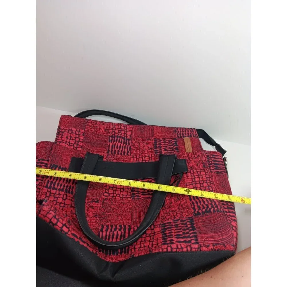 Donna Sharp Red Quilted Patchwork Puzzle Tote Bag Raleigh Leah Patch 12inx15in